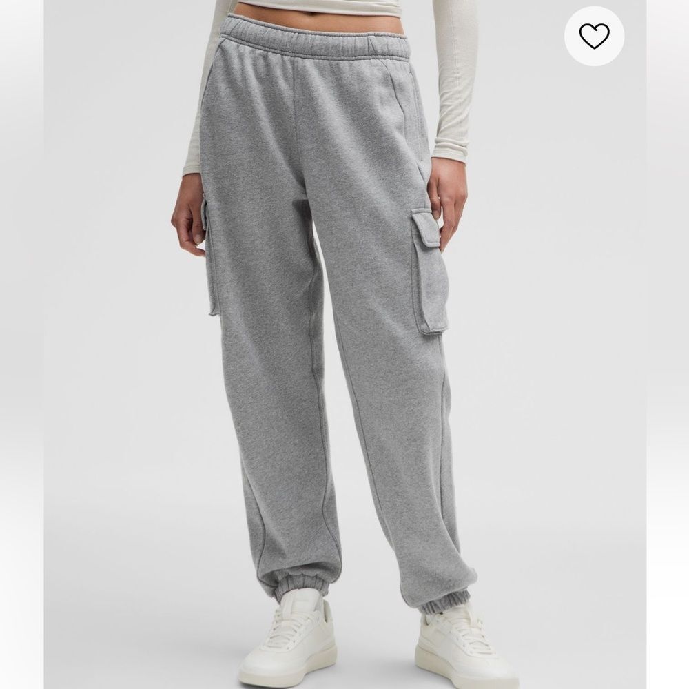 Lululemon Scuba Mid-Rise Oversized Cargo Jogger Heathered Grey size Medium NWT - Picture 1 of 7